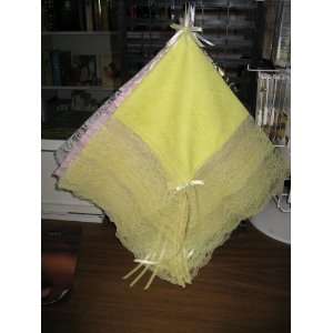  YELLOW LACE LAP HANDKERCHIEF 