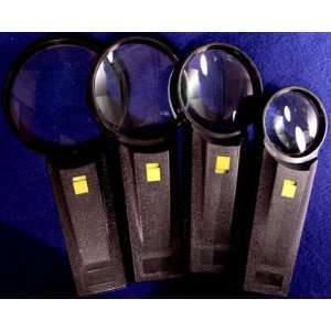   Illuminated Magnifiers / Lighted Magnifying Glasses: Office Products