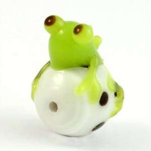  20mm Green Frog on Polka Dot Bead Arts, Crafts & Sewing