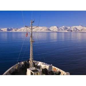 Cruising Woodfjord, Svalbard Archipelago, Norway, Arctic, Scandinavia 
