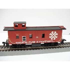   River & Northern Cupola Caboose #10 HO Scale by Bachmann: Toys & Games