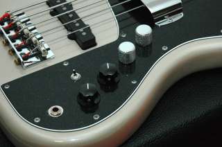 New USA Fender ® Marcus Miller Jazz Bass, J Bass, V, Shoreline Gold 