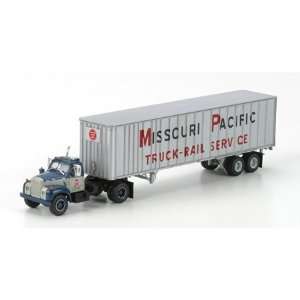   Pacific MP MoPac HO Mack B tractor w/40 X Post Trailer Toys & Games