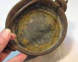 Antique Cast Iron Swett N0. 5 Cauldron Melting Pot  