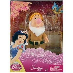   White and the Seven Dwarfs Sneezy Character Figurine Toys & Games