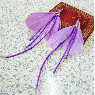 Decent Color Dancing Butterfly Style Feather Bead Earrings  