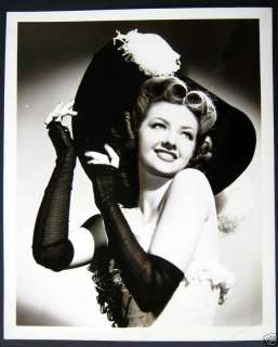 1943 PAT MARTIN ~PIN UP GIRL~Silk Gloves~Huge Hat  