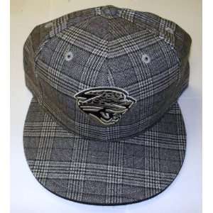   Jaguars Structured Fitted Reebk Hat Size 7 1/4: Sports & Outdoors