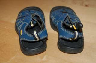 Boys Navy Blue Keen Newport H2 size 1 Sandals Shoes Waterproof VGUC 
