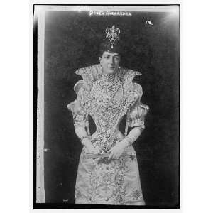  Queen Alexandra: Home & Kitchen
