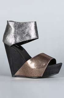 Messeca The Carlie Shoe in Silver Rose Gold  Karmaloop   Global 