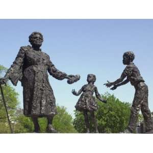 Statue of Mary Mcleod Bethune and African American Children, Lincoln 