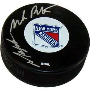 Mark Messier Signed Hockey Puck   Mike Richter