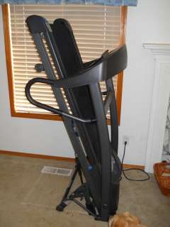 Horizon Advantage Treadmill DT680  