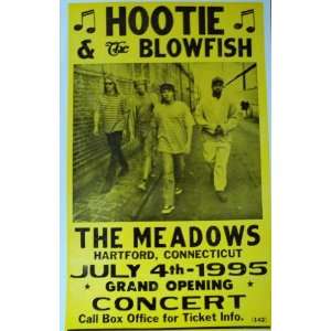  Hootie and the Blowfish Playing Their Grand Opening 