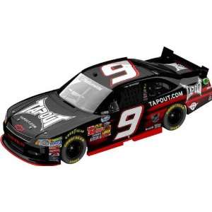   Stewart Lionel Nascar Collectables TapouT Diecast: Sports & Outdoors
