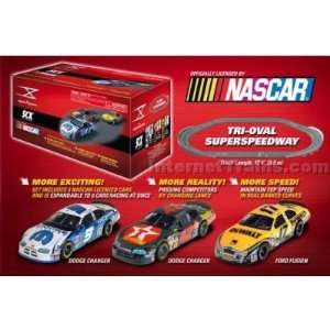   : SCX 1/32nd Scale Digital Slot Car System NASCAR 2008: Toys & Games