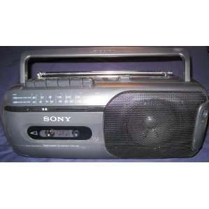   AM/FM Radio / Cassette Corder, #CFM 155: MP3 Players & Accessories
